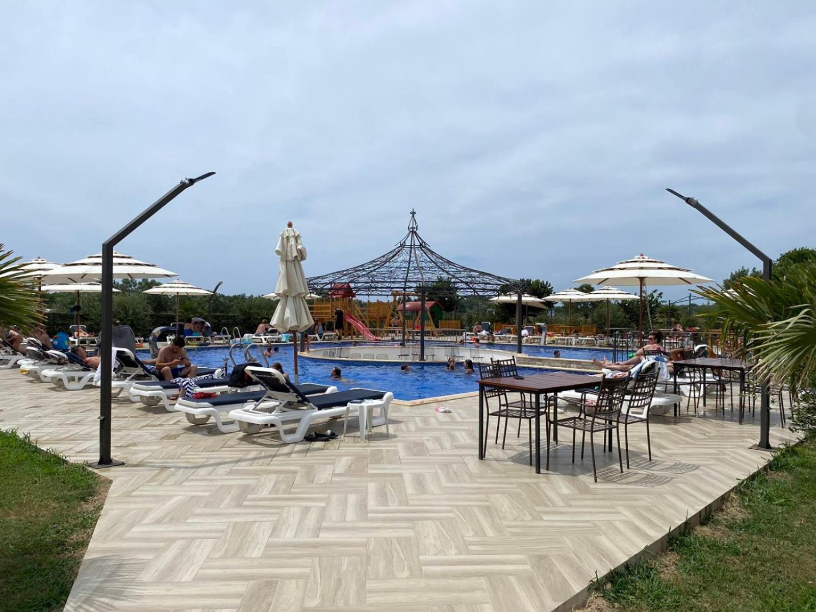 Imperial Family Resort Ulcinj Exterior photo