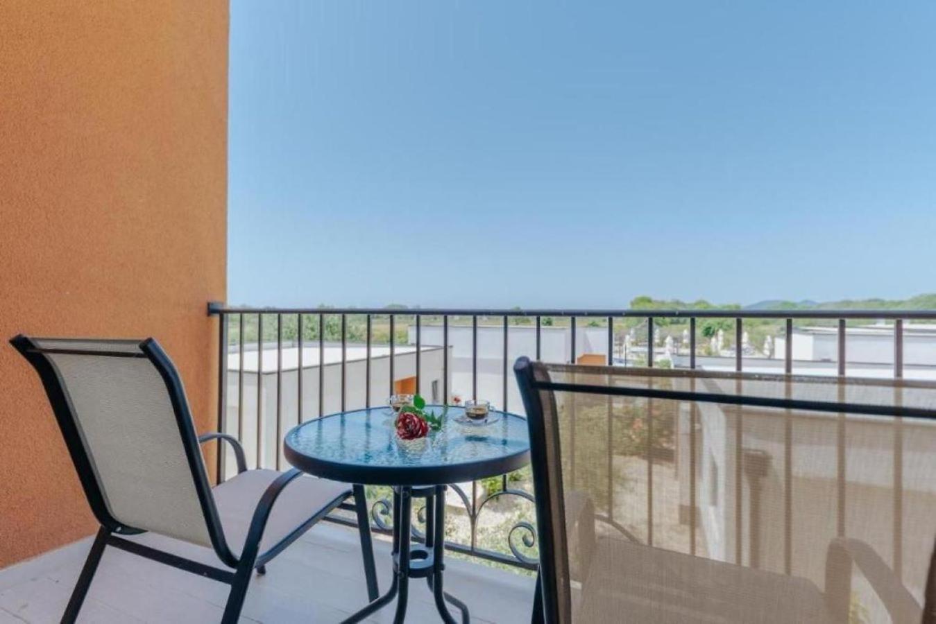 Imperial Family Resort Ulcinj Exterior photo